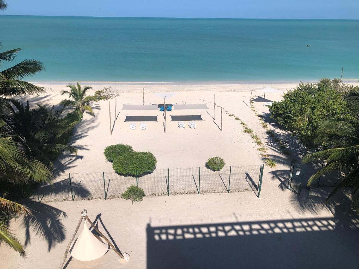 Playa 55 Beach Escape - Adults Only Guesthouse Селестун Екстериор снимка