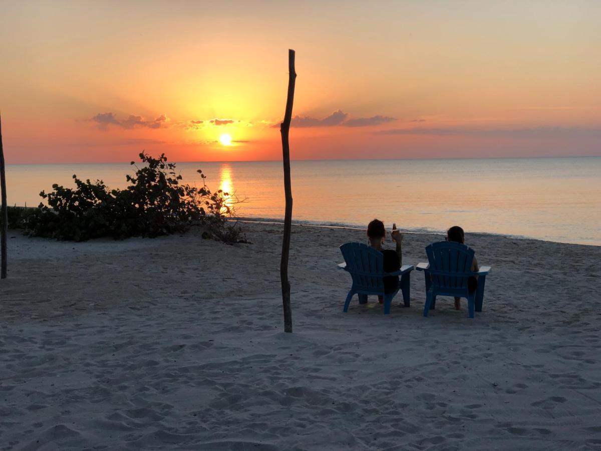 Playa 55 Beach Escape - Adults Only Guesthouse Селестун Екстериор снимка