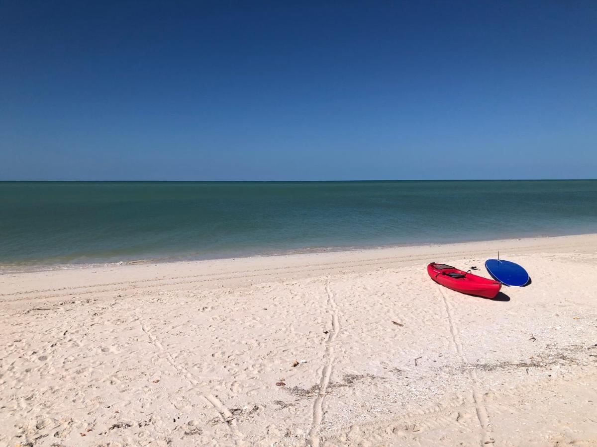 Playa 55 Beach Escape - Adults Only Guesthouse Селестун Екстериор снимка