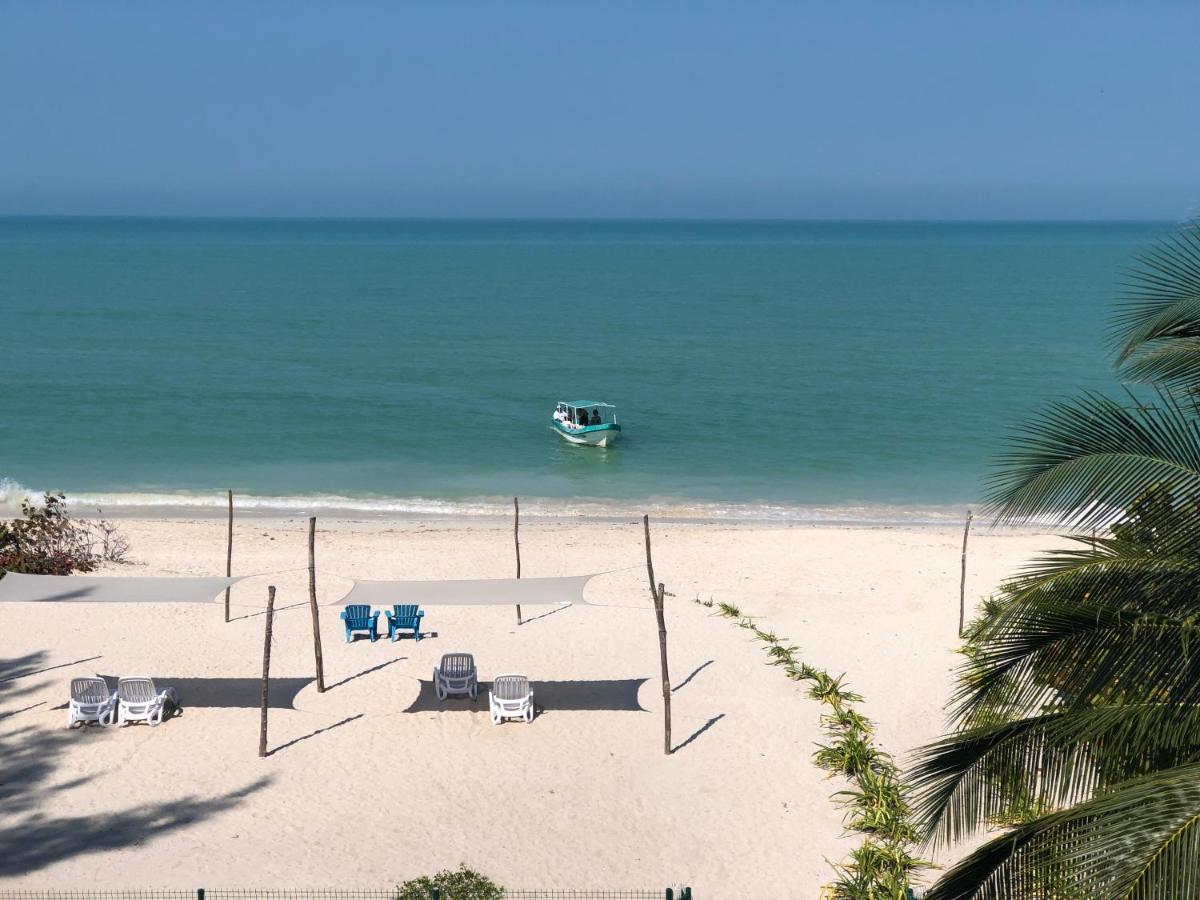 Playa 55 Beach Escape - Adults Only Guesthouse Селестун Екстериор снимка