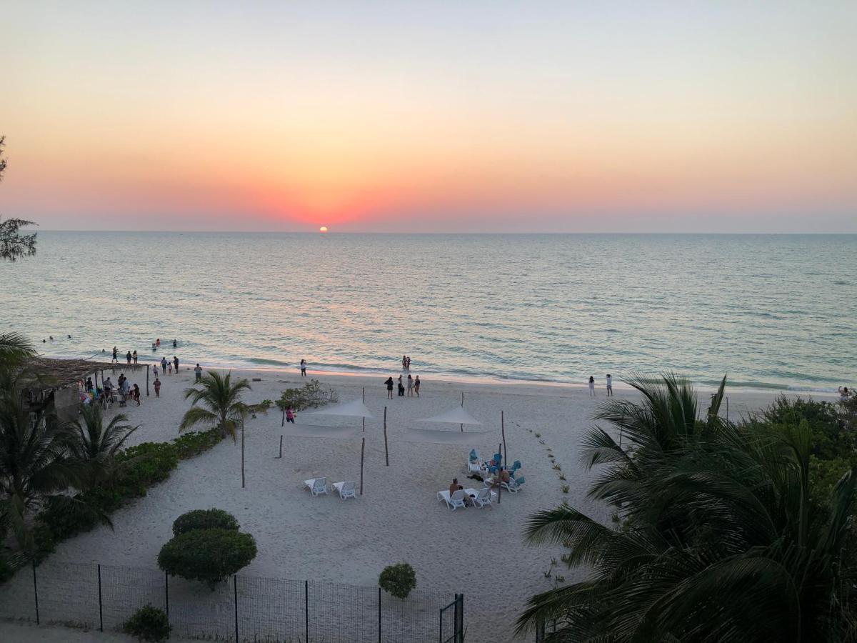 Playa 55 Beach Escape - Adults Only Guesthouse Селестун Екстериор снимка