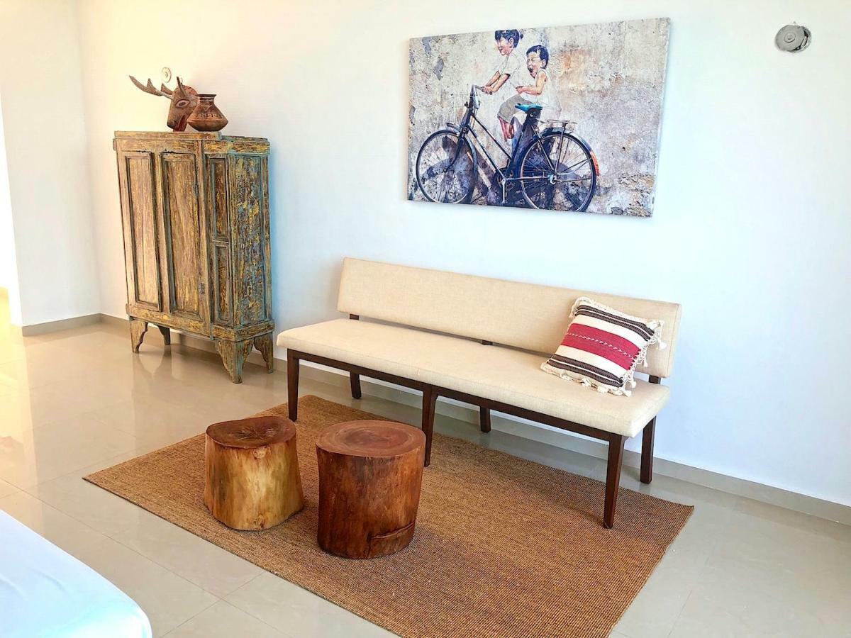 Playa 55 Beach Escape - Adults Only Guesthouse Селестун Екстериор снимка