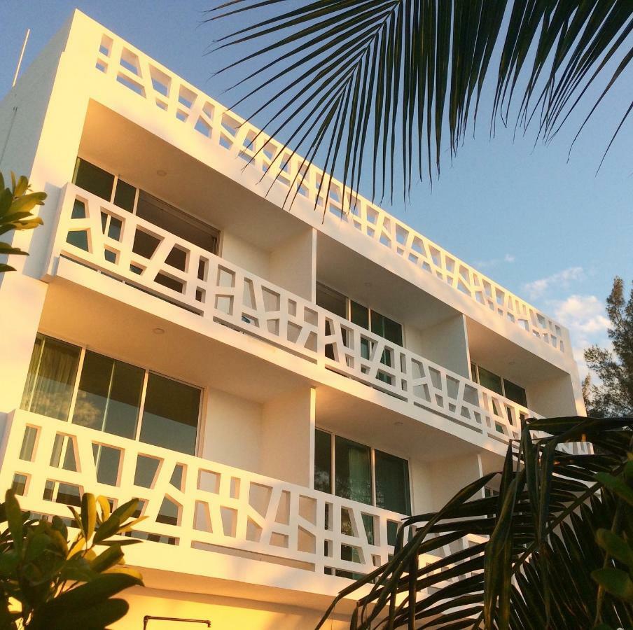 Playa 55 Beach Escape - Adults Only Guesthouse Селестун Екстериор снимка
