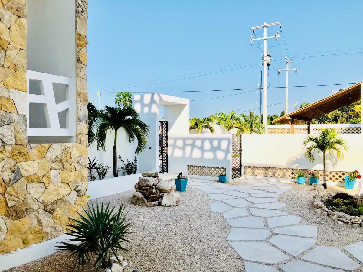 Playa 55 Beach Escape - Adults Only Guesthouse Селестун Екстериор снимка